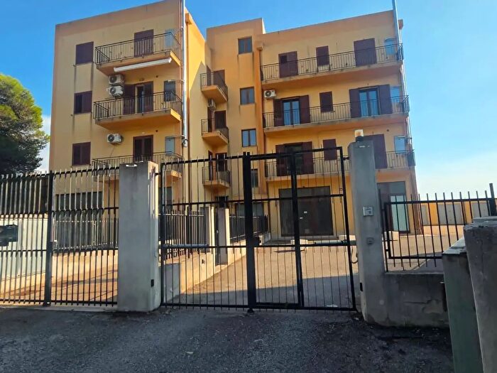 Appartamento trilocale in vendita in Caltagirone