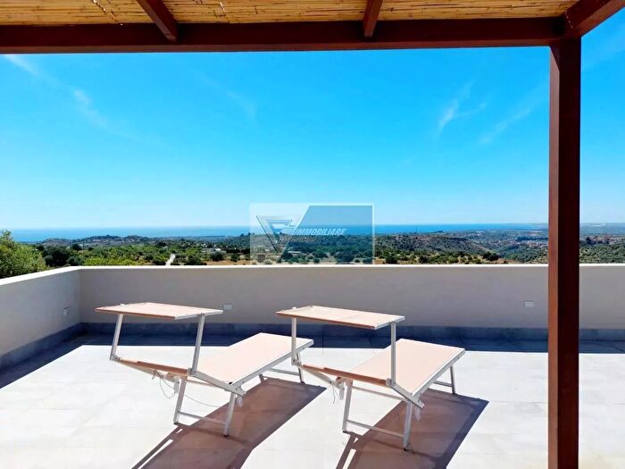 Casa con 5 locali in vendita in Noto