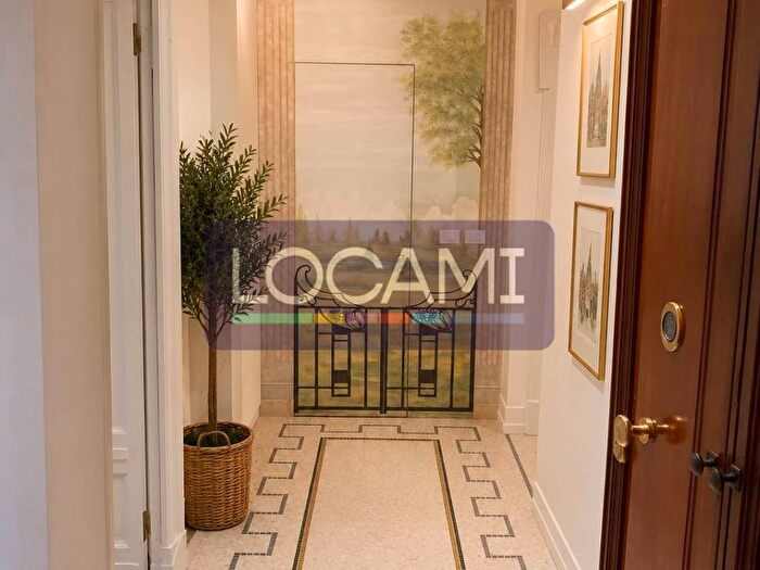 Appartamento con 6 locali in affitto in Via Antonio Stradivari, Buenos Aires, Milano