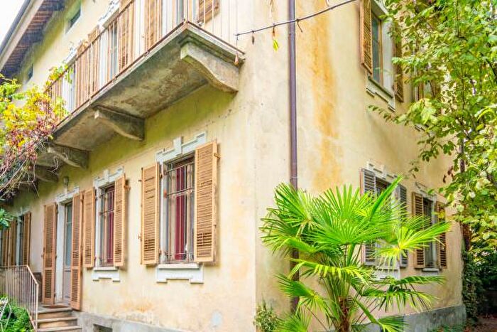 Casa con 6 locali in vendita in Via San Maurizio, Cirie