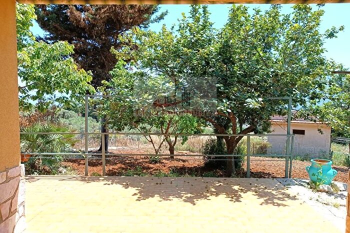 Casa con 7 locali in vendita in Castellammare Del Golfo