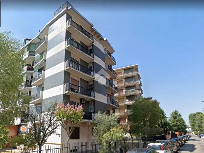 Appartamento bilocale in vendita in Via Pace, Rho