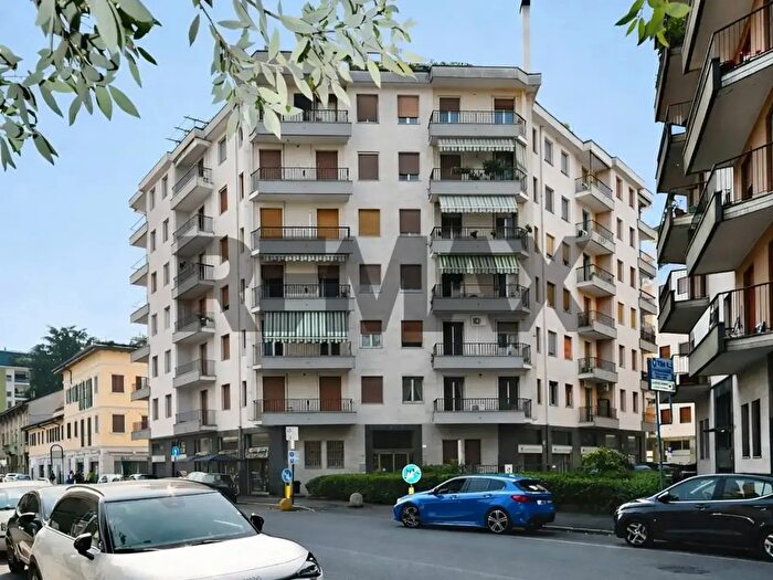 Appartamento con 5 locali in vendita in Via Mameli, Busto Arsizio