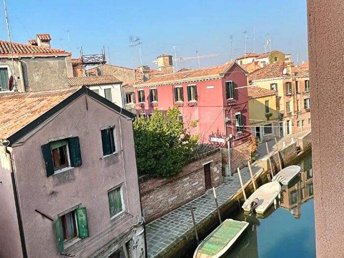 Appartamento con 6 locali in vendita in Venezia