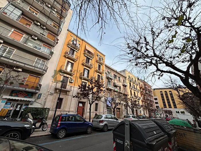 Appartamento trilocale in vendita in Corso Giuseppe Mazzini, Bari