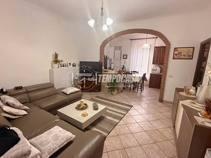 Appartamento trilocale in vendita in Via Quattordici, Borgonovo Val Tidone