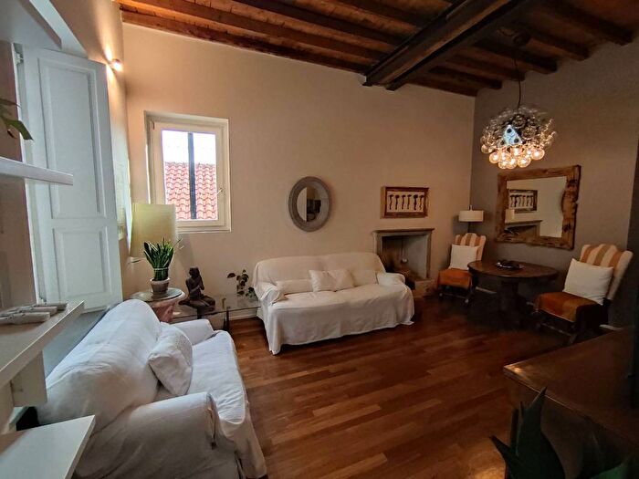 Appartamento trilocale in affitto in Via Vigevano, Navigli Darsena, Milano