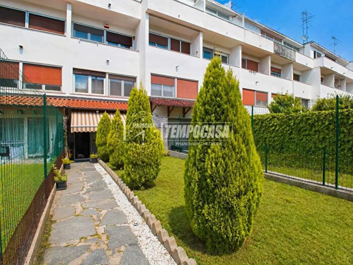 Casa con 5 locali in vendita in Novara
