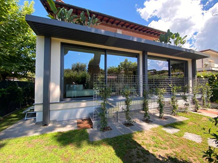 Casa con 5 locali in affitto in Via Giovanni Agnelli, Centro, Forte dei Marmi