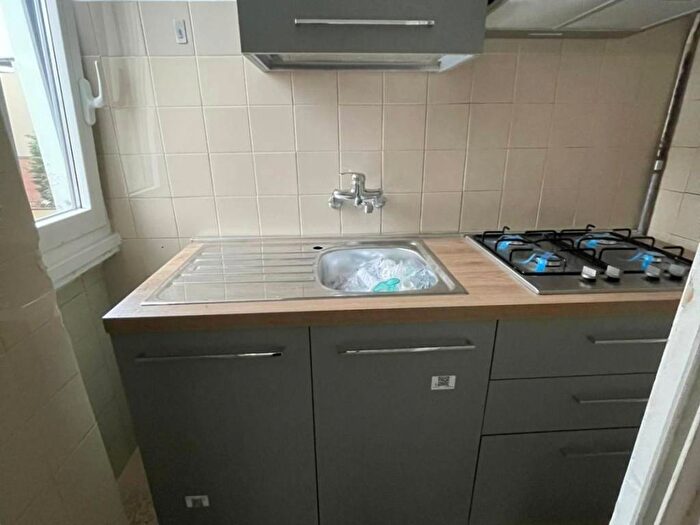 Appartamento trilocale in affitto in Via Merano, Rovereto, Milano