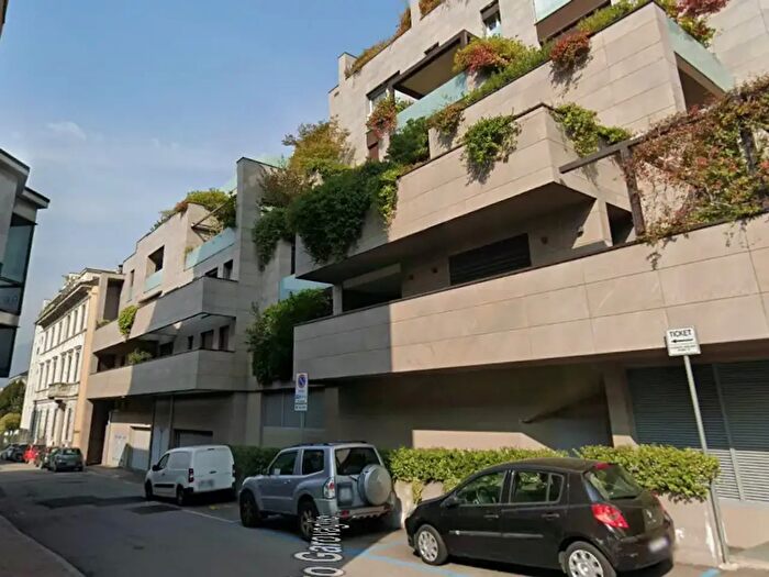 Appartamento bilocale in affitto in Via Dante Alighieri, Como