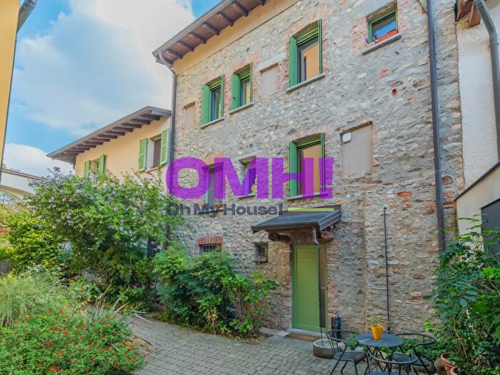 Casa trilocale in vendita in Via IV Novembre a, Crosio Della Valle