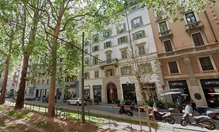 Appartamento trilocale in affitto in Porta Venezia, Milano