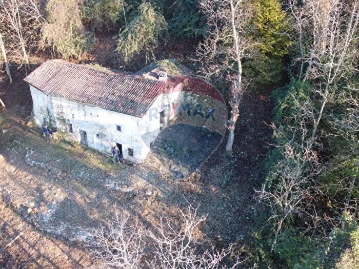 Casa con 5 locali in vendita in Monasterolo Del Castello