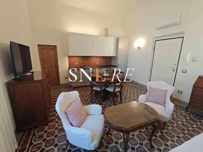 Appartamento con 5 locali in affitto in Piazza di Santa Maria Novella, Firenze