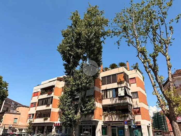 Appartamento quadrilocale in vendita in Piazza Antonio Meucci, Roma