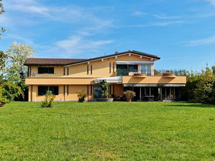 Casa con 5 locali in affitto in Via del Padule, Pietrasanta