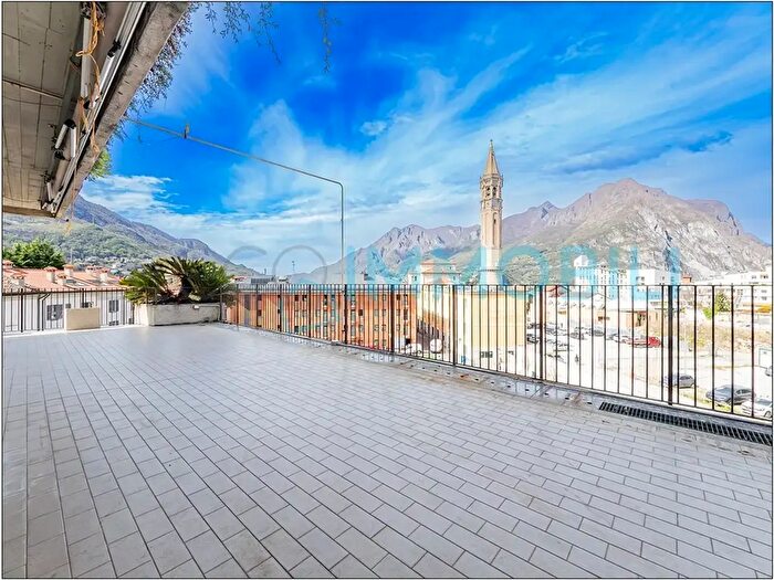 Appartamento trilocale in vendita in Via Resinelli, Lecco