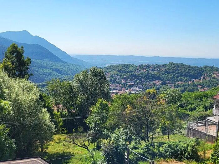 Casa con 6 locali in vendita in Frazione Borgata Nicolat, Rubiana