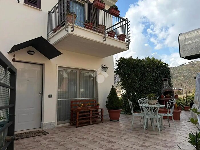 Casa quadrilocale in vendita in Via Casa Bucci, Pozzilli