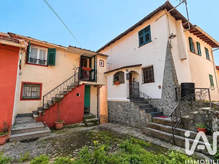Casa bilocale in vendita in Via Villamezzana, Davagna