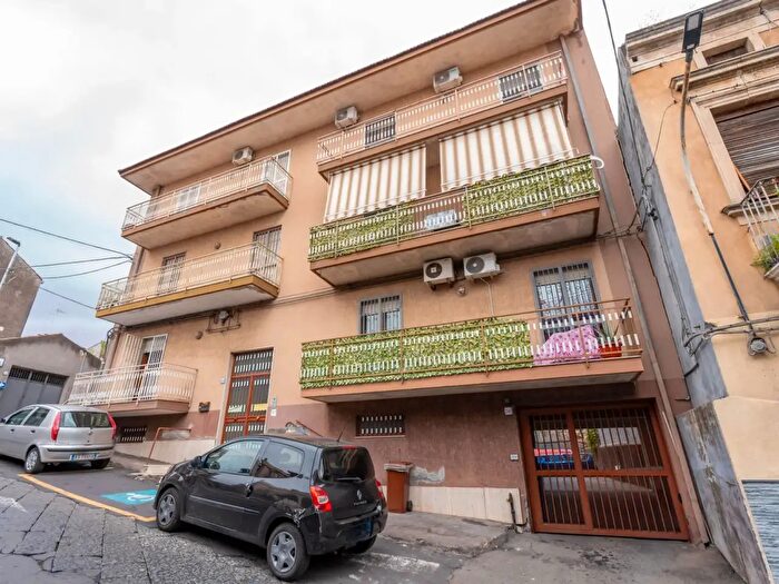 Appartamento bilocale in vendita in Via Vittorio Emanuele, Aci Catena