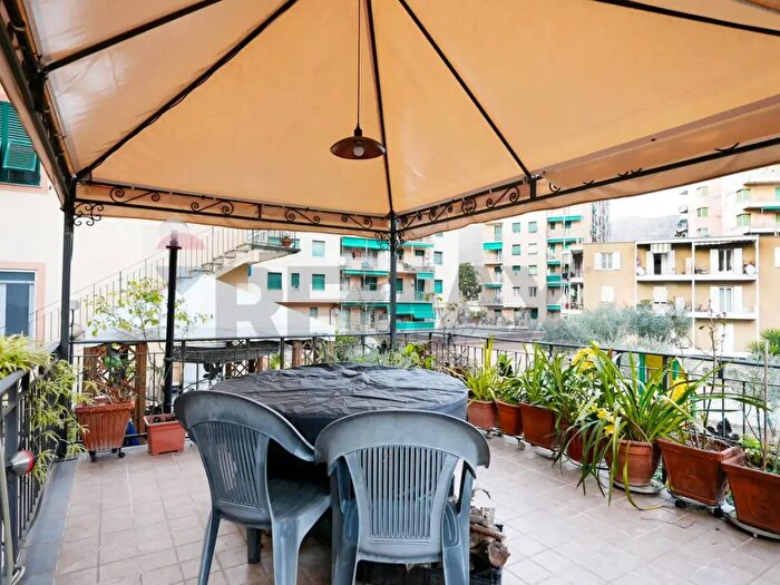 Appartamento bilocale in vendita in Via Elia Bernardini, Genova