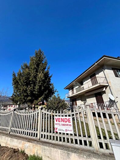 Appartamento trilocale in vendita in Via Cuneo l, Dronero