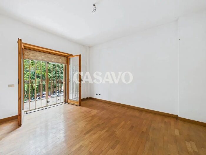 Appartamento trilocale in vendita in Via Sanzeno, Roma