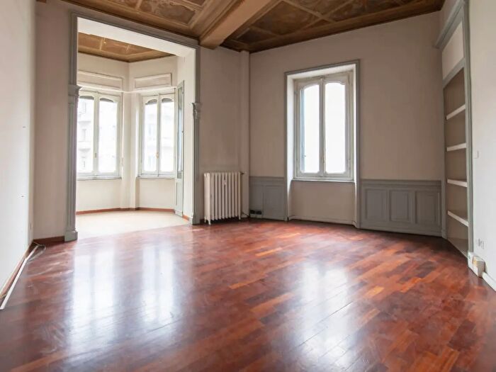Appartamento con 6 locali in vendita in Via Goffredo Casalis, Torino