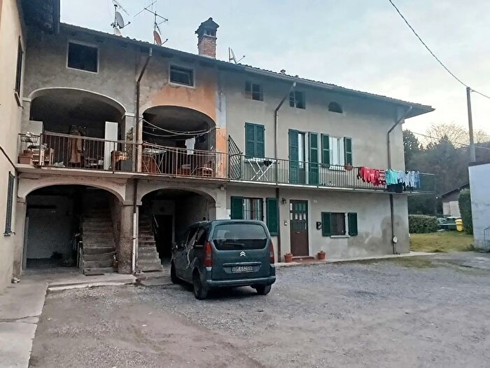 Appartamento bilocale in vendita in Via Parini, Dolzago