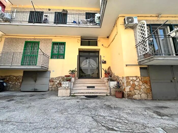 Appartamento quadrilocale in vendita in Traversa I Via Luciano, Pozzuoli