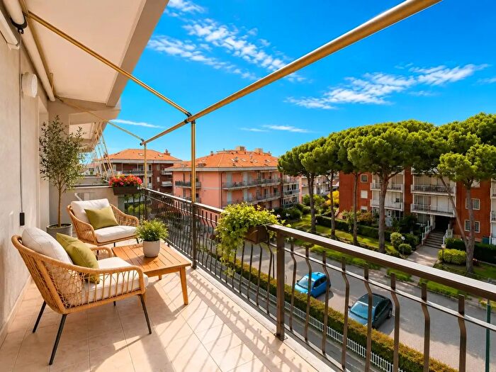 Appartamento trilocale in vendita in Via Nino Bixio, Albenga