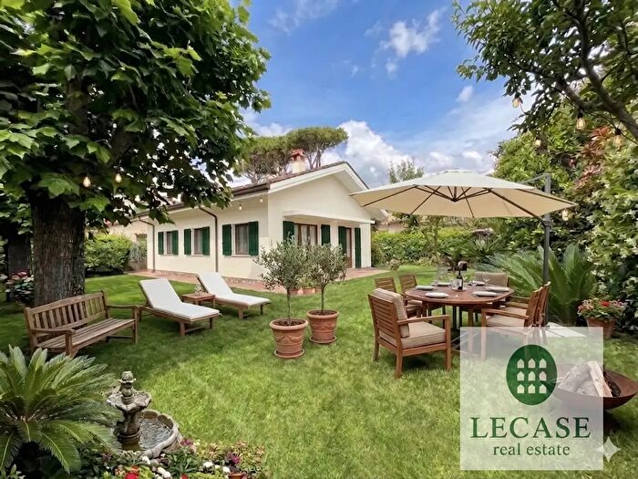 Casa con 5 locali in vendita in Via Donati, Forte Dei Marmi