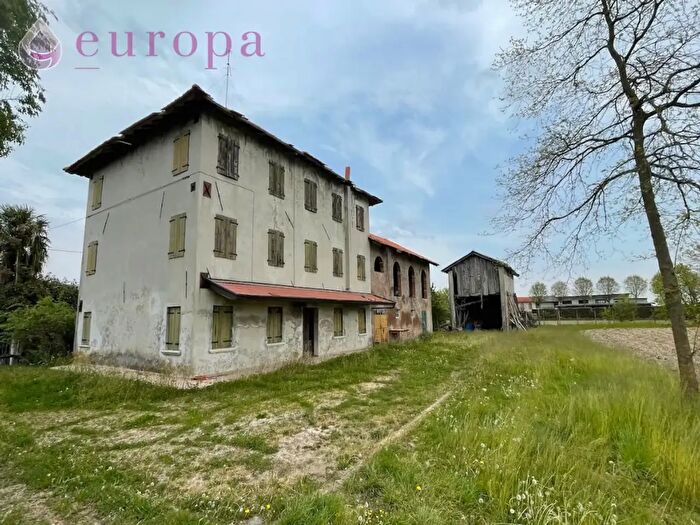 Casa con 6 locali in vendita in Via Prata, Brugnera