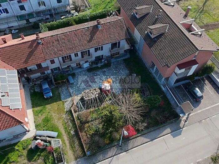 Casa con 5 locali in vendita in Via De Gasperi, Alba