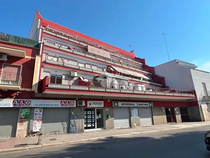 Appartamento trilocale in vendita in Via Canosa, Barletta