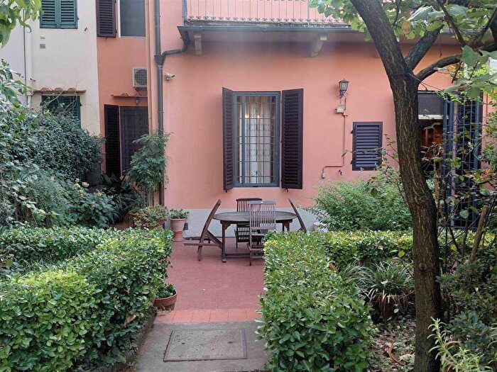 Appartamento con 5 locali in affitto in Viale Malta, Campo di Marte, Firenze