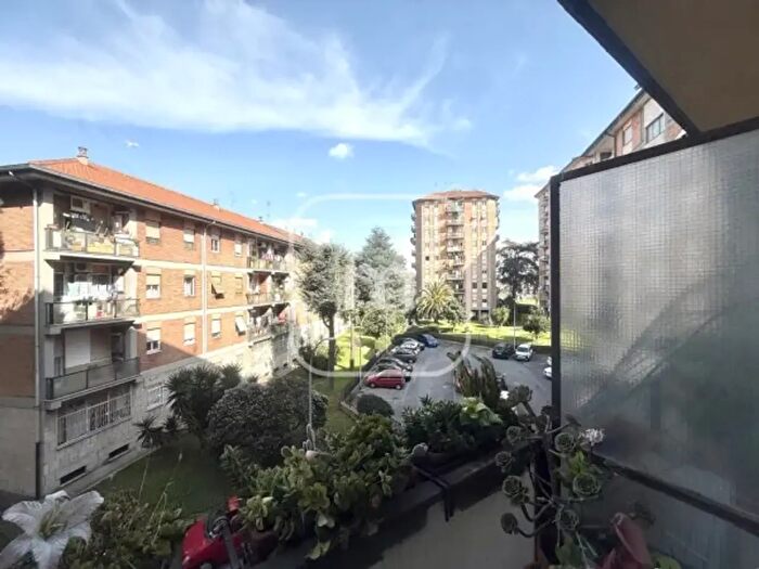 Appartamento trilocale in vendita in Via Angiolo Cassioli, Roma