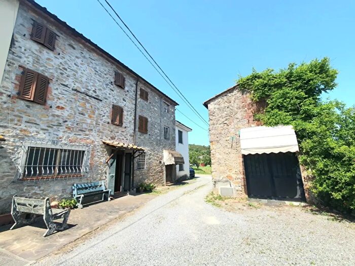 Casa con 8 locali in vendita in della Pieve, Capannori