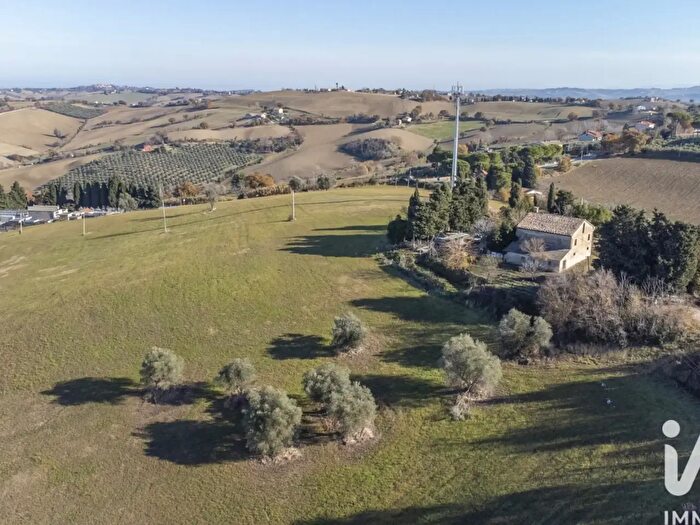 Casa con 8 locali in vendita in Via San Bartolo di Monterado, Trecastelli