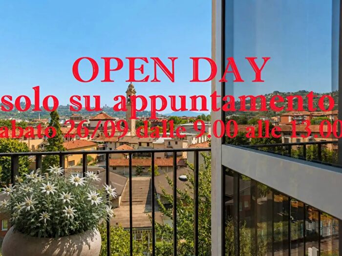Appartamento con 5 locali in vendita in Largo Tacchini, Bergamo
