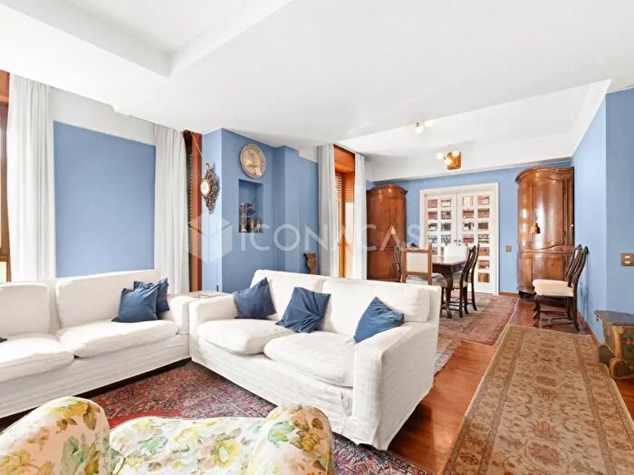 Appartamento con 6 locali in vendita in Via Giovanni Battista Piranesi, Milano