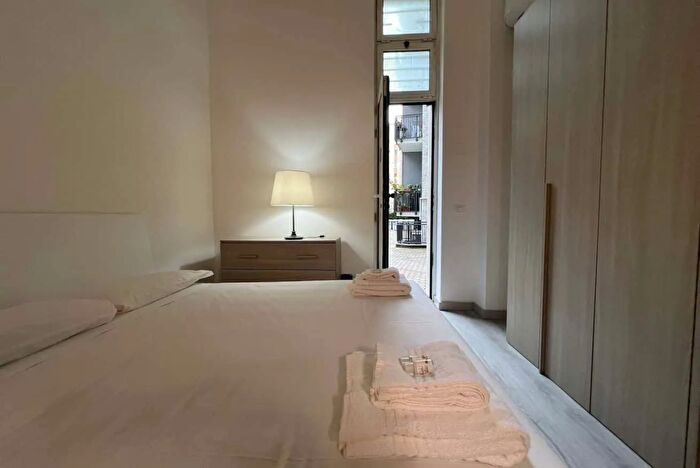 Appartamento monolocale in affitto in Via Breno, Milano