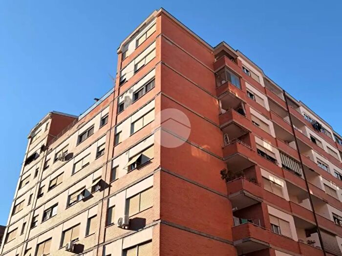 Appartamento quadrilocale in vendita in Via Pisino, Roma