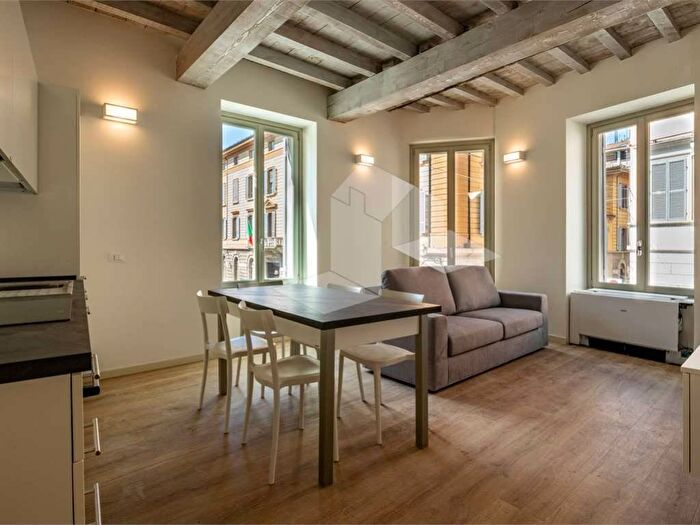 Appartamento trilocale in affitto in Centro Storico, Reggio Emilia