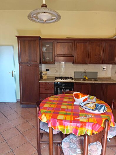 Casa con 6 locali in vendita in Quarrata