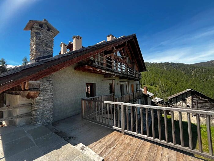 Appartamento trilocale in vendita in Frazione Thures Cesana Torinese, Cesana Torinese