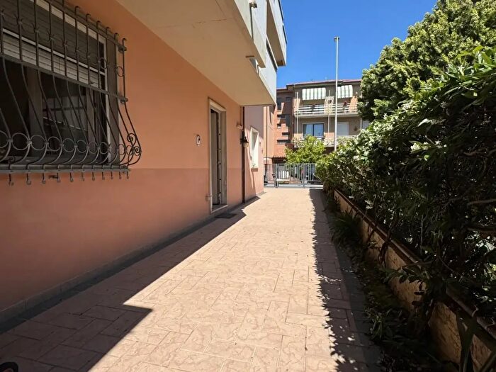 Casa con 9 locali in vendita in Ino Lombardi, Viareggio