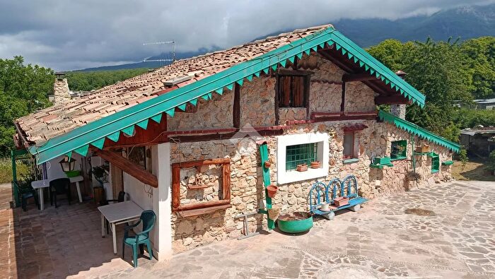 Casa con 5 locali in vendita in Via Ranilze, Collepardo